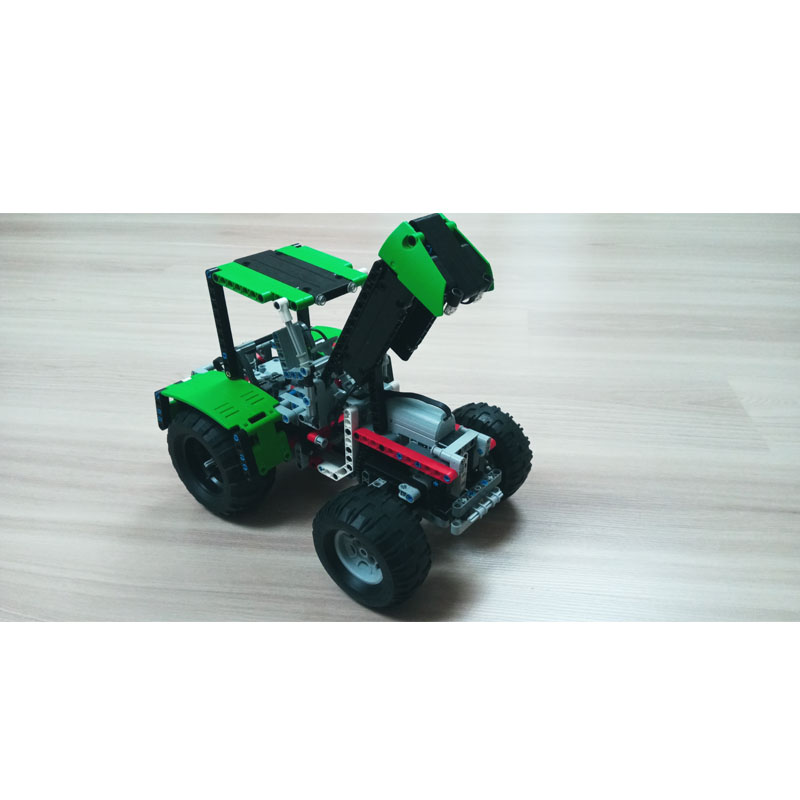 Urban Farming And Urban Agriculture - MOC-80667 アーバンファーム農業用中型トラクター ビルディングブロックモデル 563 パーツ クリエイティブ